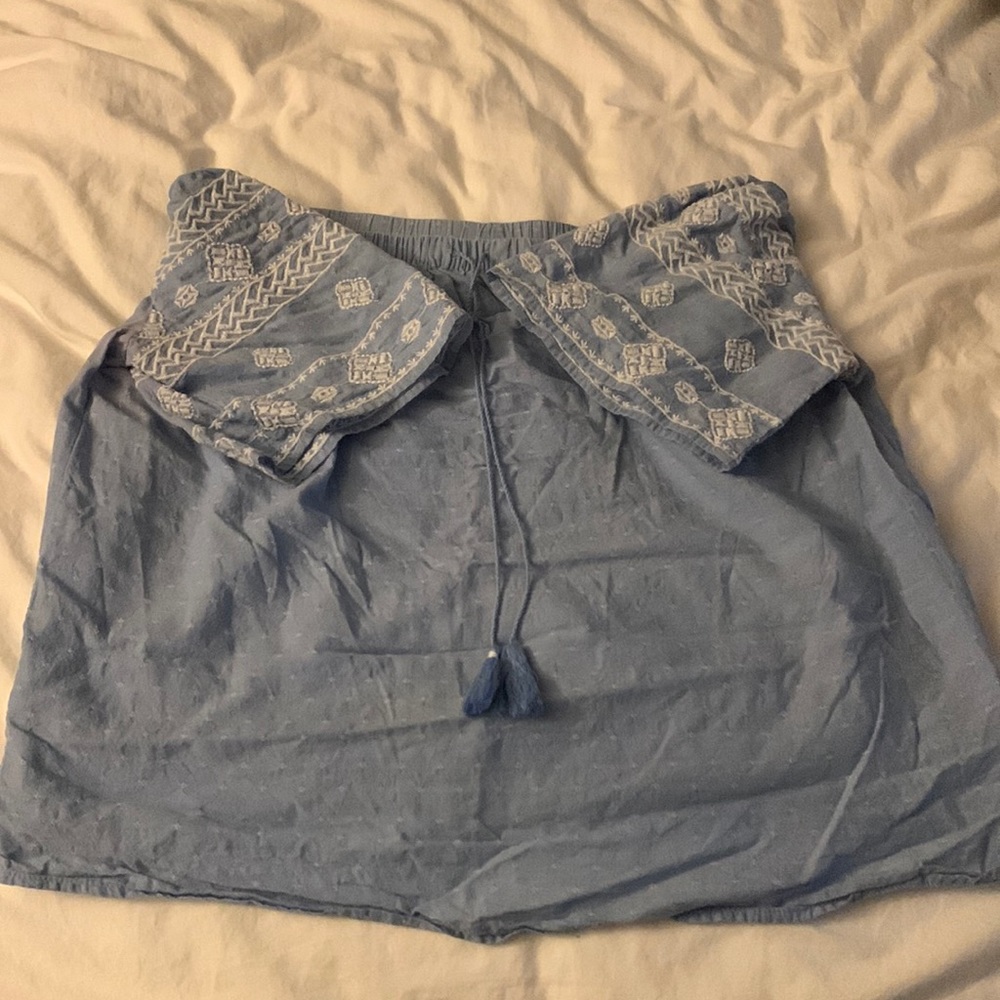 Off the shoulder short sleeve top